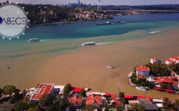 İstanbul Boğazı’nda Şaşırtan Çamur Görüntüsü