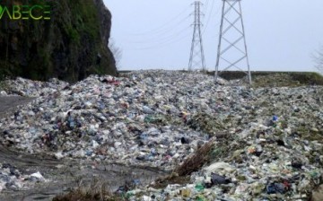 Karadeniz Sahil Yolu Çöp Deposu Oldu