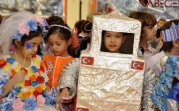 Minik Öğrenciler Çevre için Podyuma Çıktı