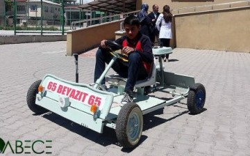 Atık Malzemelerden ‘Go Kart’ Aracı Yaptı